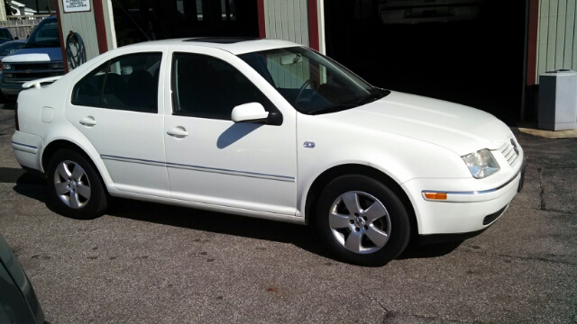 2005 Volkswagen Jetta FWD 4dr Sport