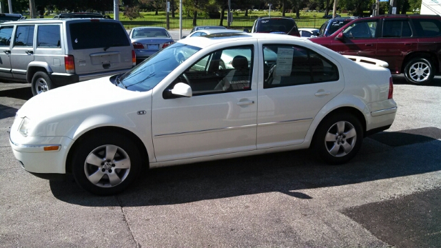 2005 Volkswagen Jetta FWD 4dr Sport