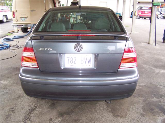 2005 Volkswagen Jetta S Sedan