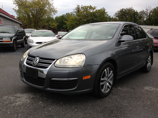 2005 Volkswagen Jetta Reg Cab 135.5 WB 4WD DRW