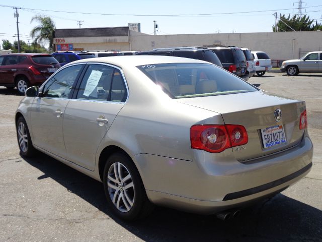 2005 Volkswagen Jetta Reg Cab 135.5 WB 4WD DRW