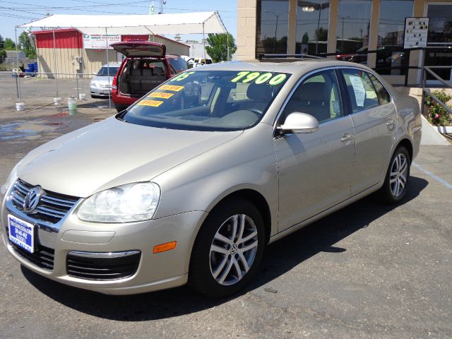 2005 Volkswagen Jetta Reg Cab 135.5 WB 4WD DRW