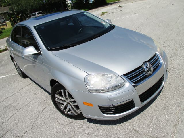 2005 Volkswagen Jetta Laredo4wd