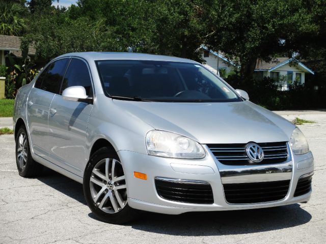 2005 Volkswagen Jetta Laredo4wd