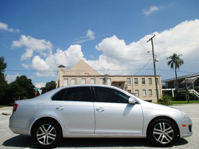 2005 Volkswagen Jetta Laredo4wd