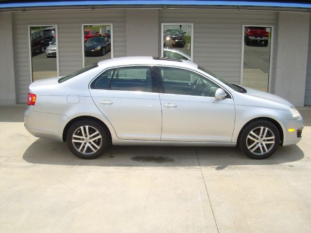 2005 Volkswagen Jetta Reg Cab 135.5 WB 4WD DRW