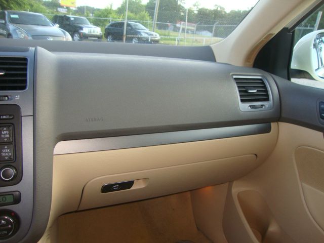 2005 Volkswagen Jetta CD With MP3