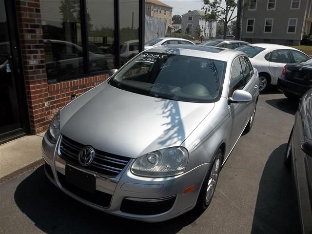 2005 Volkswagen Jetta Reg Cab 135.5 WB 4WD DRW