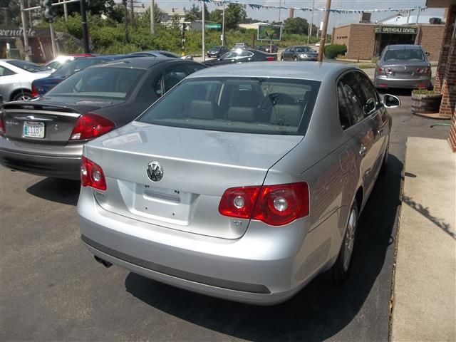 2005 Volkswagen Jetta Reg Cab 135.5 WB 4WD DRW