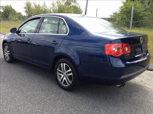 2006 Volkswagen Jetta Reg Cab 135.5 WB 4WD DRW