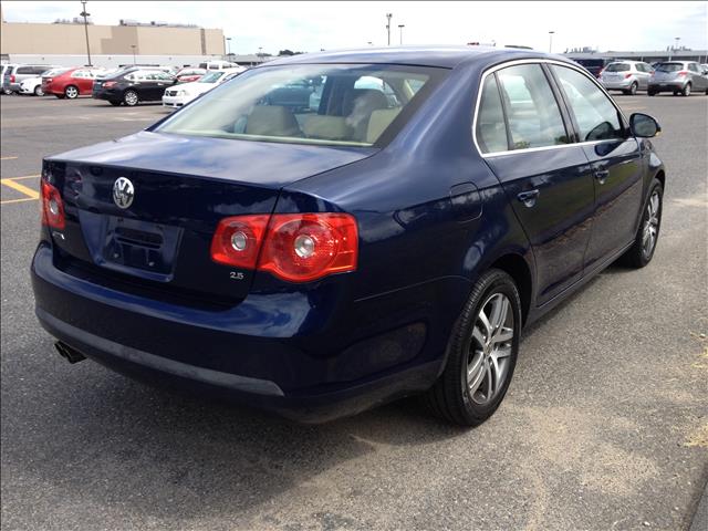 2006 Volkswagen Jetta Reg Cab 135.5 WB 4WD DRW