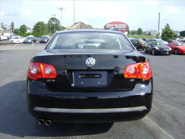 2006 Volkswagen Jetta 4DR SDN LE V6 AT