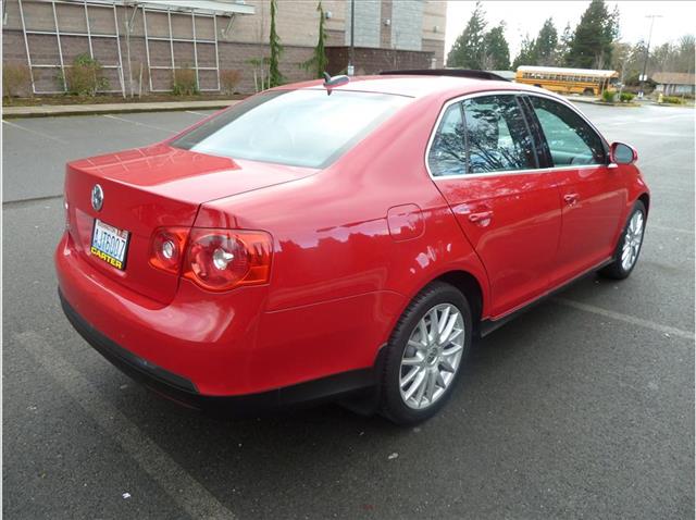 2006 Volkswagen Jetta AWD Luxury Sport