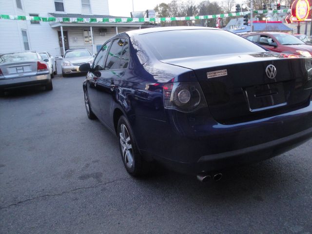 2006 Volkswagen Jetta Reg Cab 135.5 WB 4WD DRW