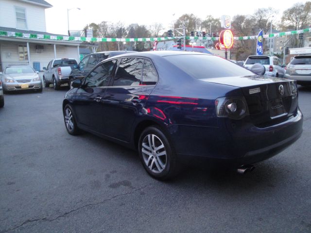 2006 Volkswagen Jetta Reg Cab 135.5 WB 4WD DRW