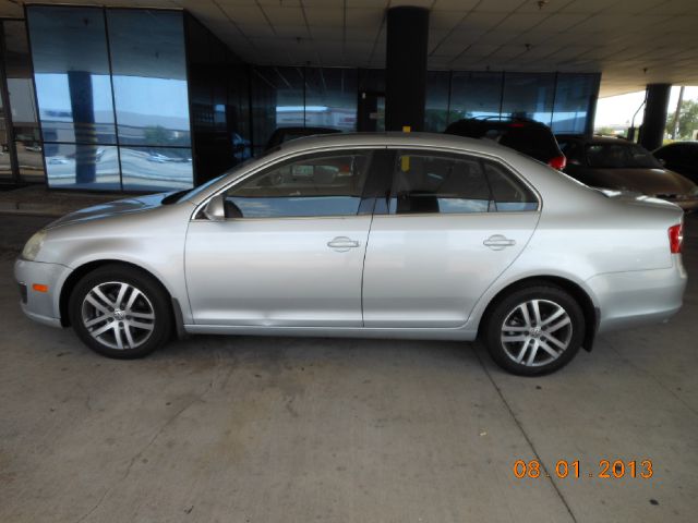 2006 Volkswagen Jetta Reg Cab 135.5 WB 4WD DRW