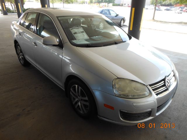 2006 Volkswagen Jetta Reg Cab 135.5 WB 4WD DRW