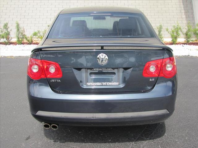 2006 Volkswagen Jetta 4DR SDN LE V6 AT