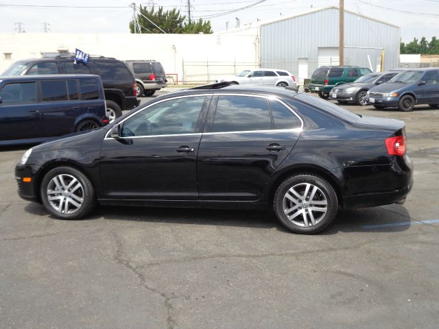 2006 Volkswagen Jetta Reg Cab 135.5 WB 4WD DRW