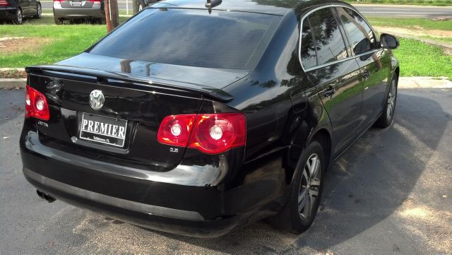 2006 Volkswagen Jetta ONE Owner Black Beauty