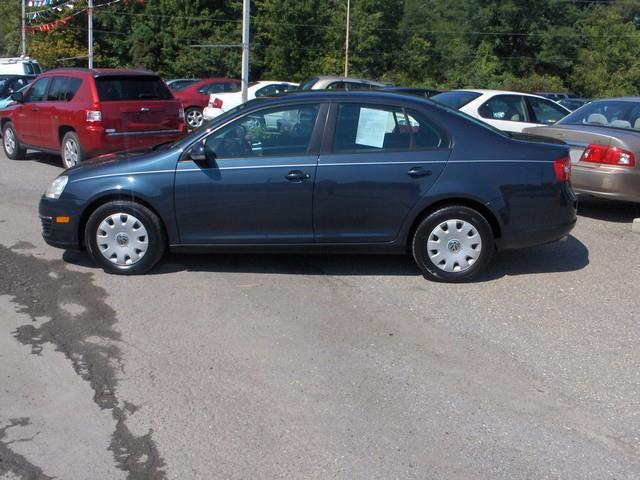 2006 Volkswagen Jetta 4DR SDN LE V6 AT