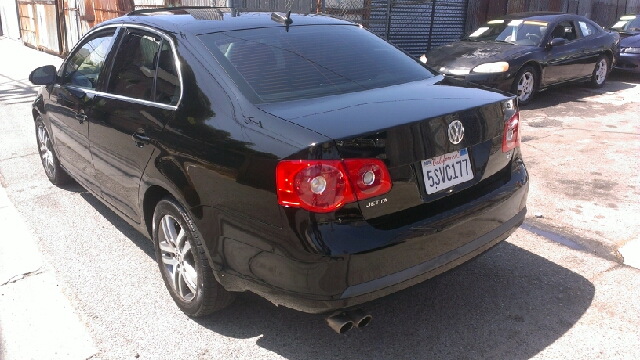 2006 Volkswagen Jetta Reg Cab 135.5 WB 4WD DRW