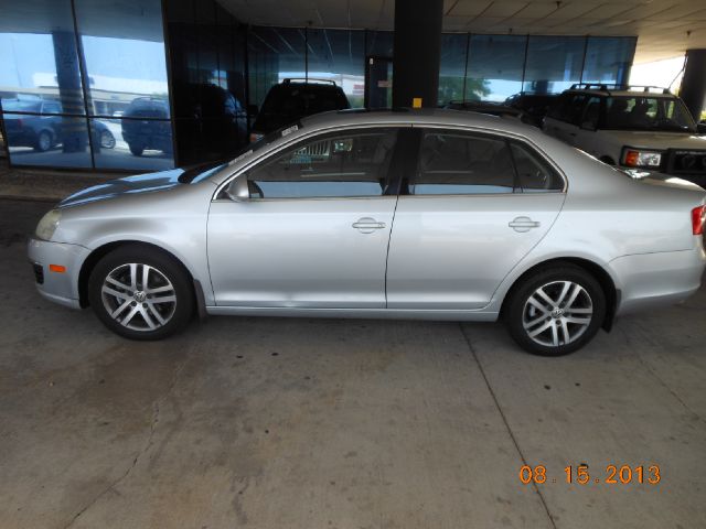 2006 Volkswagen Jetta Reg Cab 135.5 WB 4WD DRW