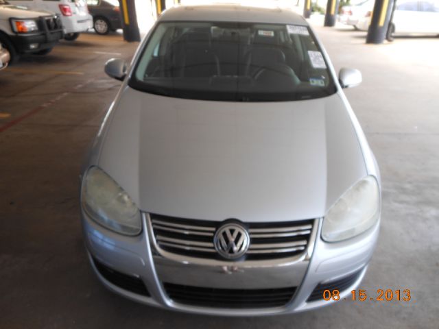 2006 Volkswagen Jetta Reg Cab 135.5 WB 4WD DRW