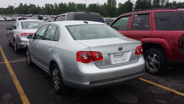 2006 Volkswagen Jetta Reg Cab 135.5 WB 4WD DRW