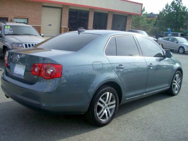 2006 Volkswagen Jetta Reg Cab 135.5 WB 4WD DRW