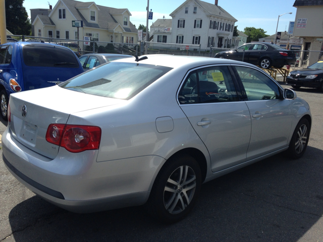 2006 Volkswagen Jetta Reg Cab 135.5 WB 4WD DRW