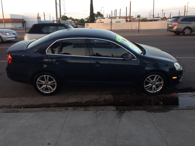 2006 Volkswagen Jetta Reg Cab 135.5 WB 4WD DRW