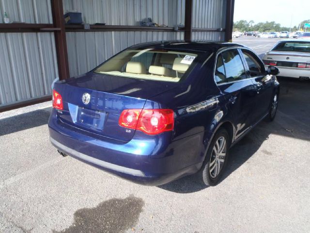 2006 Volkswagen Jetta Reg Cab 135.5 WB 4WD DRW