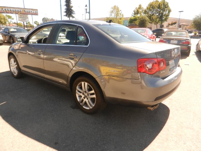 2007 Volkswagen Jetta LT A CV AUTO