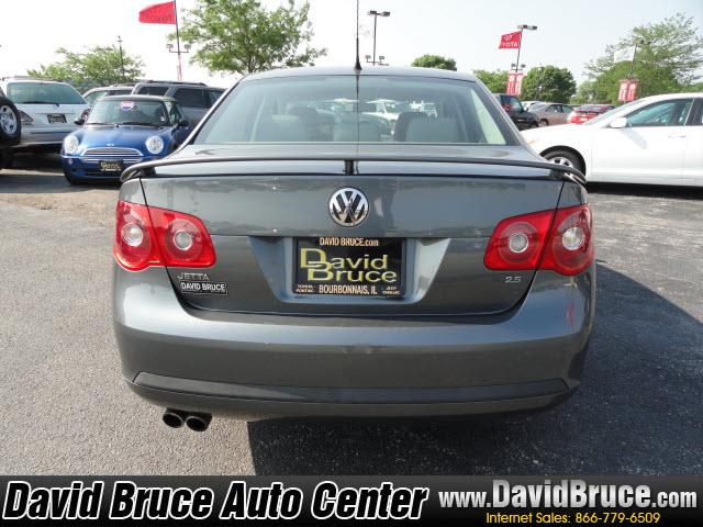 2007 Volkswagen Jetta AWD Luxury Sport