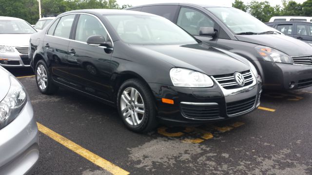 2007 Volkswagen Jetta Reg Cab 112 WB 4WD SLT