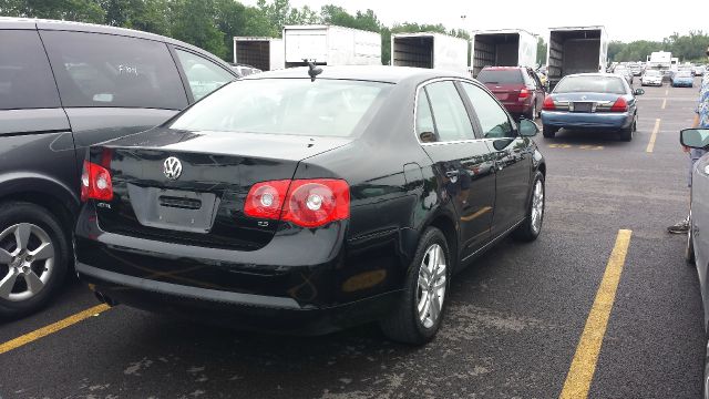 2007 Volkswagen Jetta Reg Cab 112 WB 4WD SLT