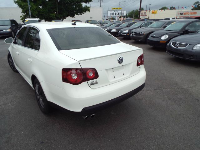 2008 Volkswagen Jetta Supercharged Notchback