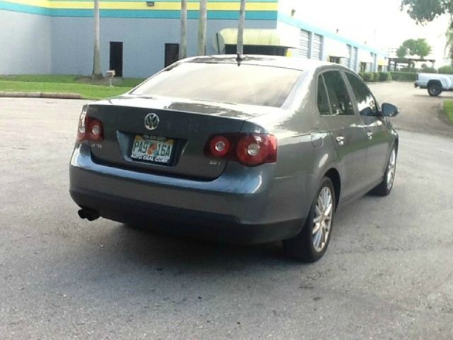 2008 Volkswagen Jetta Supercharged Notchback