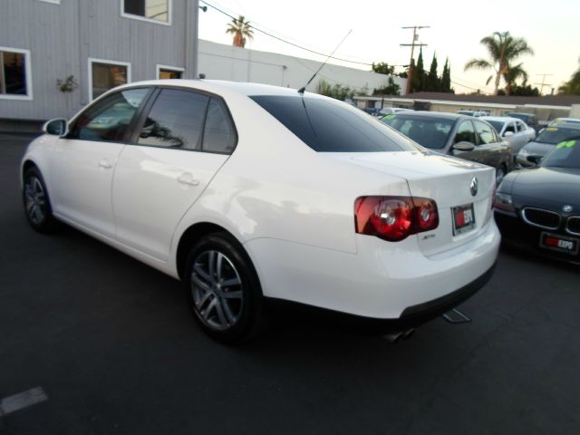 2009 Volkswagen Jetta Supercharged Notchback