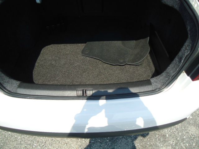 2010 Volkswagen Jetta AWD - Leather Sunroof At R