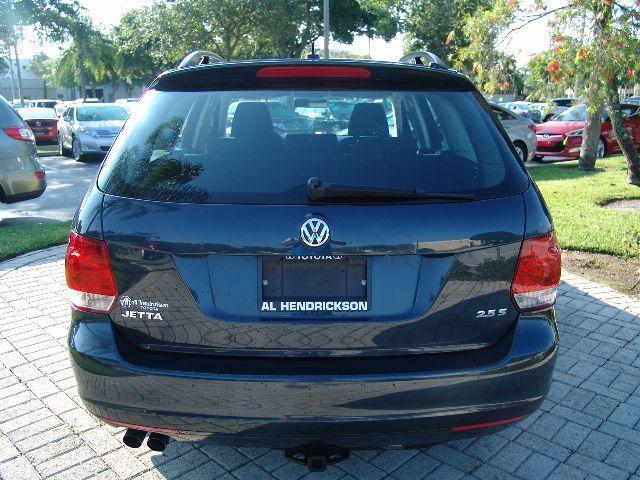 2010 Volkswagen Jetta AVEO LS