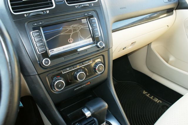 2010 Volkswagen Jetta CD With MP3