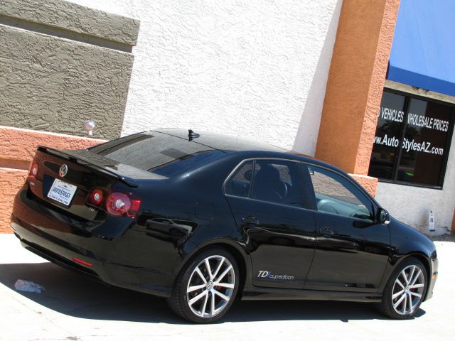 2010 Volkswagen Jetta 2dr Coupe Convertible Hardtop