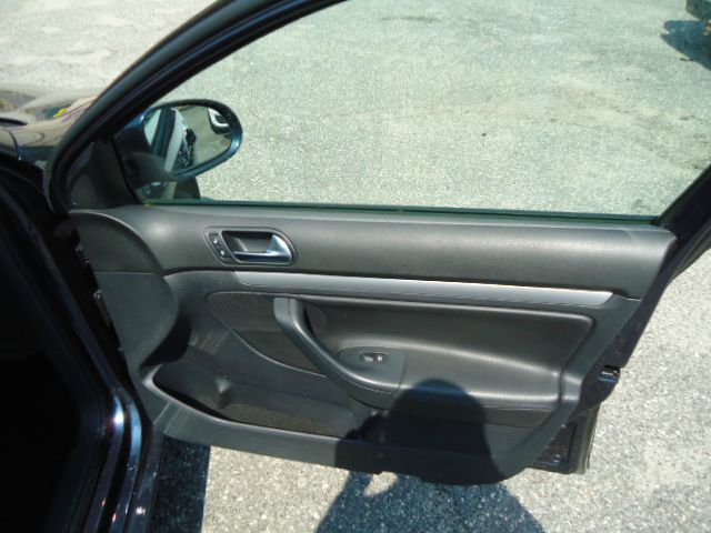 2010 Volkswagen Jetta AWD - Leather Sunroof At R