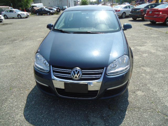 2010 Volkswagen Jetta AWD - Leather Sunroof At R