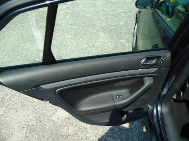 2010 Volkswagen Jetta AWD - Leather Sunroof At R