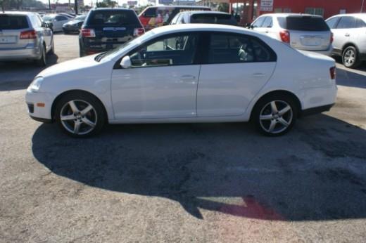 2010 Volkswagen Jetta LT 4-door