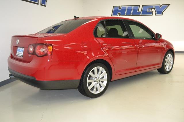 2010 Volkswagen Jetta 2WD 4dr XLT