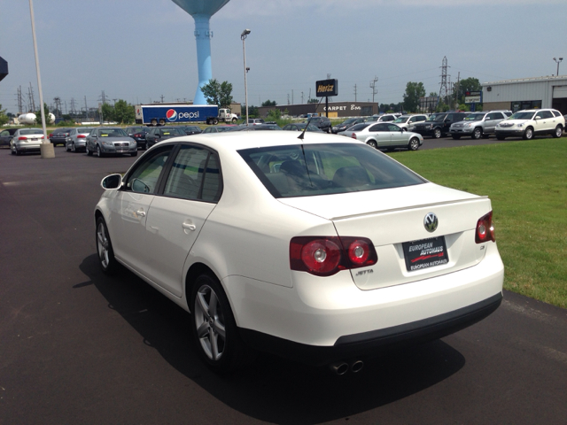 2010 Volkswagen Jetta LT 4-door